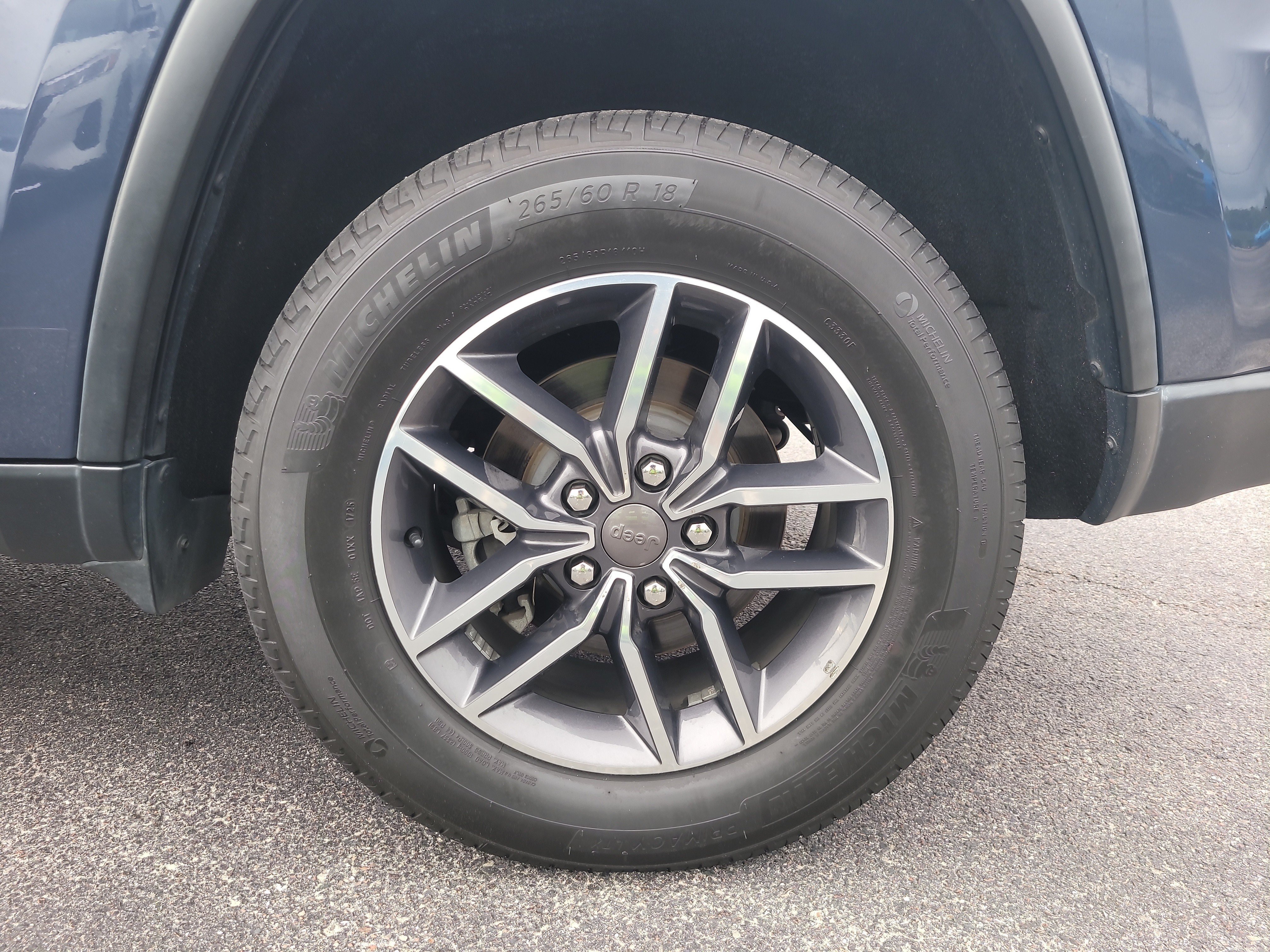 Used 2019 Jeep Grand Cherokee Limited AWD/4WD image 8