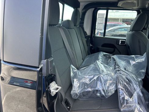 New 2026 Jeep Gladiator Sport AWD/4WD image 27