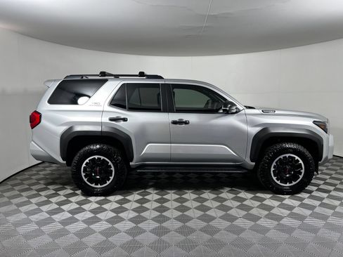 Used 2026 Toyota 4Runner TRD Off-Road Premium AWD/4WD image 4