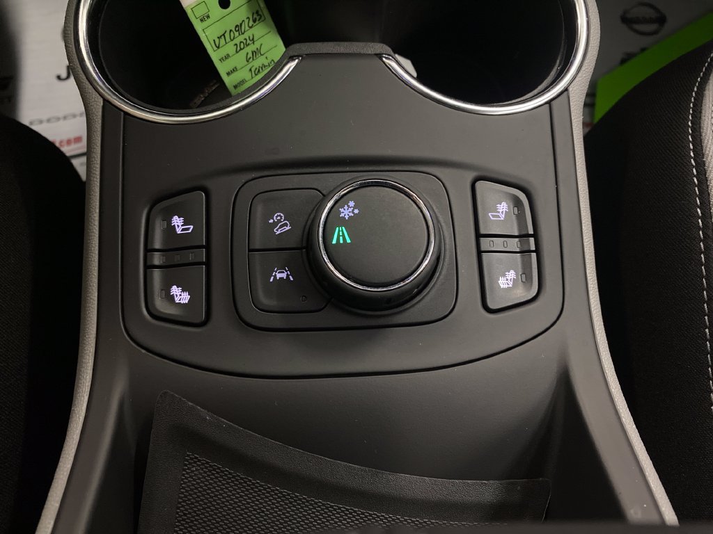 Used 2024 GMC Terrain SLE w/ Driver Convenience Package FWD image 22