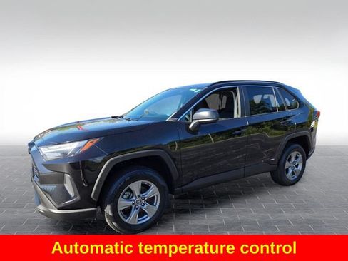 Used 2023 Toyota RAV4 LE AWD/4WD image 4