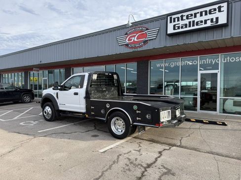 Used 2019 Ford F550 4x4 Regular Cab Super Duty w/ XL Value Package image 4