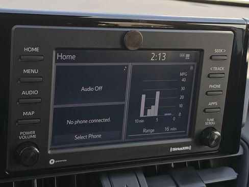 Used 2021 Toyota RAV4 LE image 18