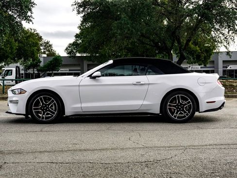 Used 2023 Ford Mustang Premium image 5