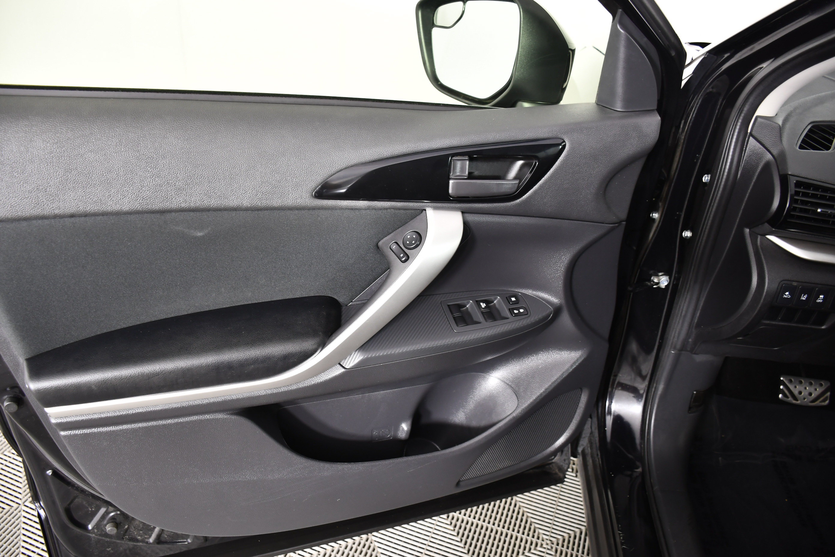 Used 2024 Mitsubishi Eclipse Cross ES AWD/4WD image 33