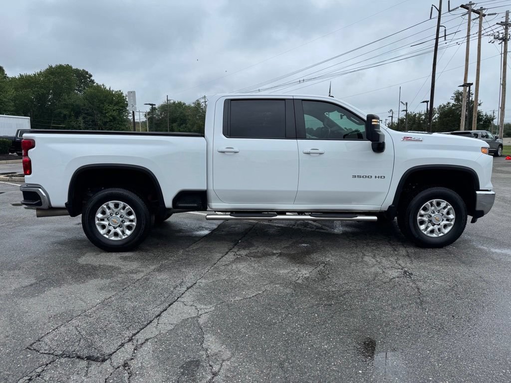 Used 2025 Chevrolet Silverado 3500 LT AWD/4WD image 7
