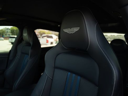Used 2025 Aston Martin DBX 707 AWD/4WD image 17