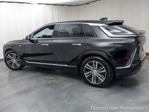 Used 2024 Cadillac Lyriq Luxury AWD/4WD image 8