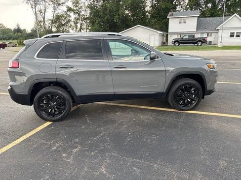Used 2021 Jeep Cherokee Latitude Lux w/ Trailer Tow Group AWD/4WD image 2