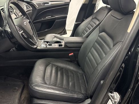 Used 2018 Ford Fusion SE w/ Fusion SE Technology Package image 8