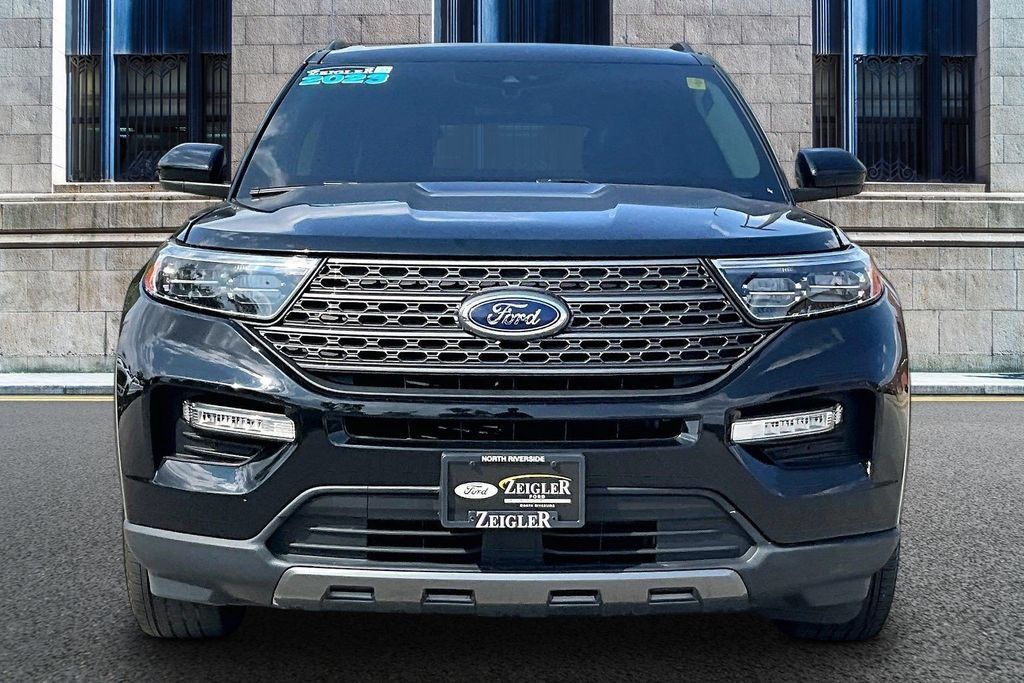 Used 2023 Ford Explorer XLT w/ Equipment Group 202A AWD/4WD image 3
