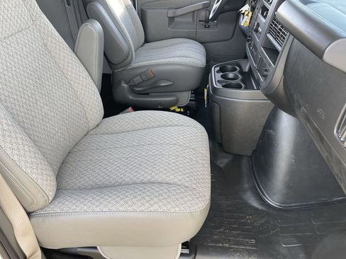 New 2025 GMC Savana 2500 w/ Driver Convenience Package RWD image 28