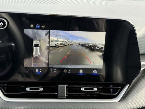 New 2026 Chevrolet Equinox LT w/ Convenience Package II image 10