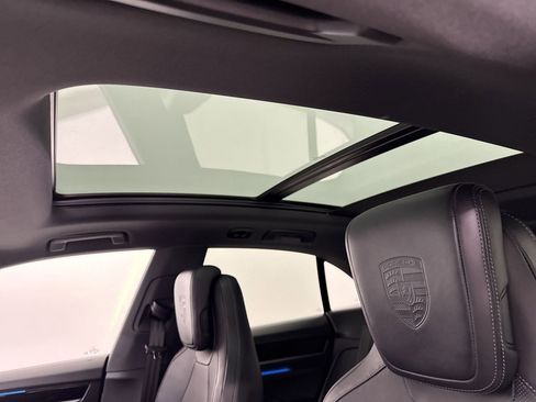 Used 2024 Porsche Macan 4 Electric image 14