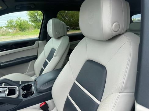 Used 2021 Porsche Cayenne S AWD/4WD image 35