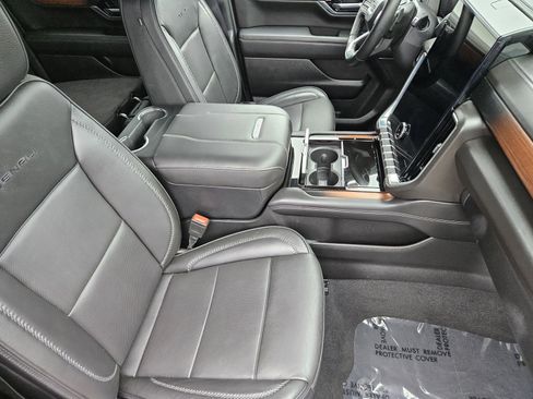 Used 2025 GMC Yukon XL Denali RWD image 20