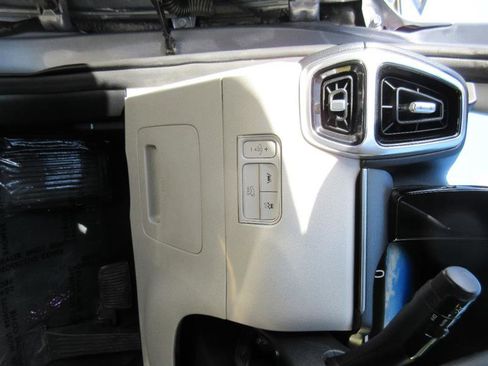 Used 2023 Kia Sorento SX AWD/4WD image 12