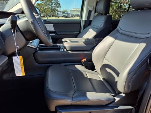 New 2025 Ford Expedition Active AWD/4WD image 9