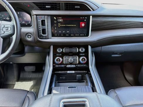 Used 2022 GMC Yukon Denali AWD/4WD image 20