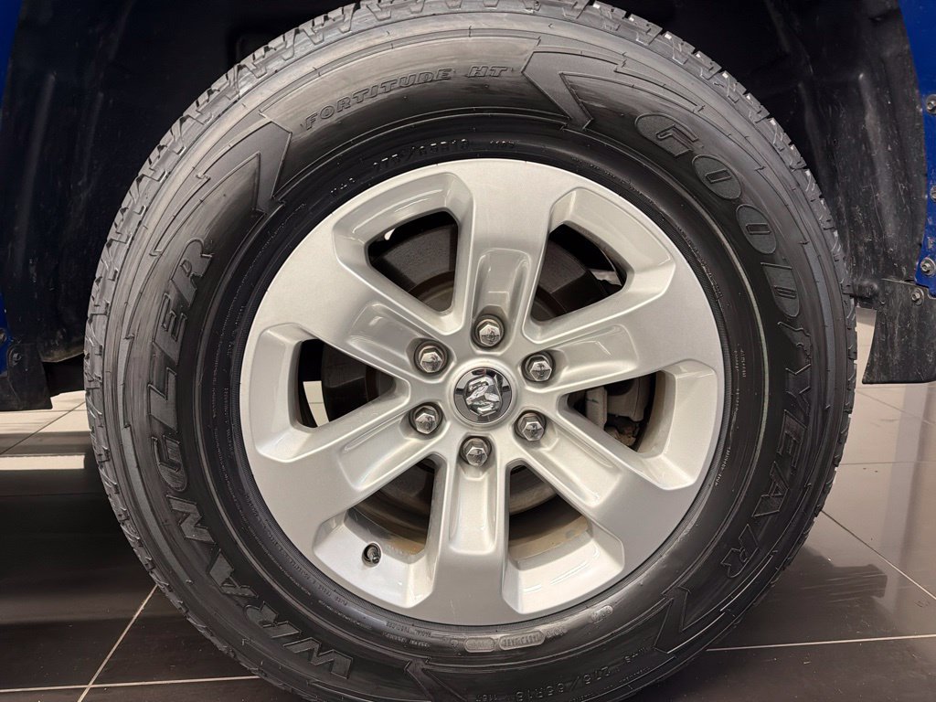 Used 2022 RAM 1500 Laramie AWD/4WD image 7