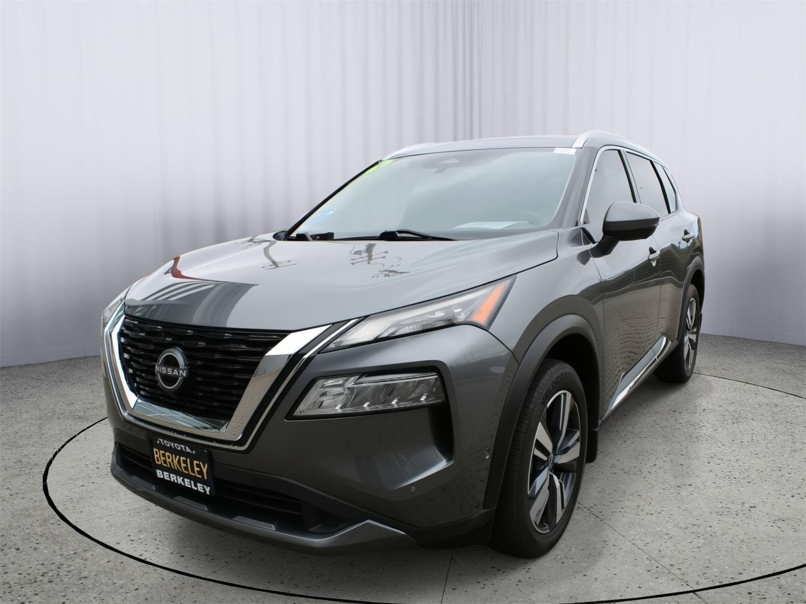 Used 2023 Nissan Rogue SL w/ SL Premium Package FWD image 4
