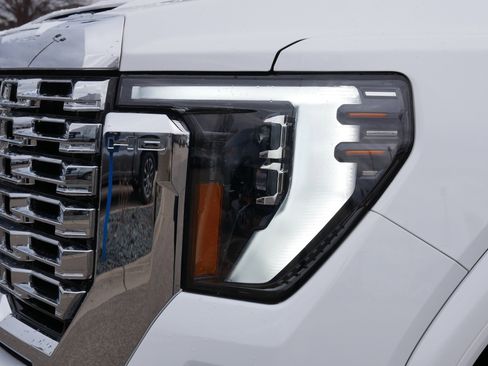 Used 2025 GMC Sierra 3500 Denali w/ Denali Reserve Package image 16