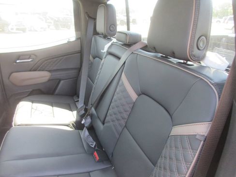 New 2026 GMC Canyon Denali AWD/4WD image 12