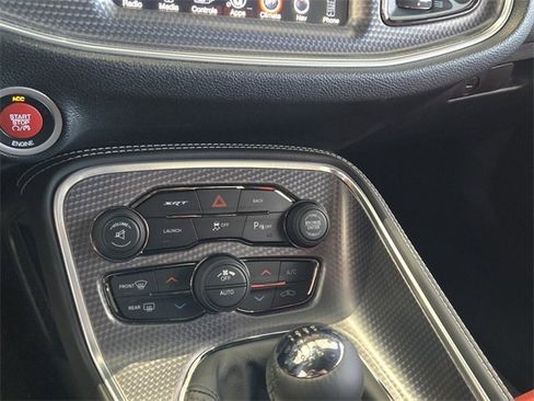 Used 2016 Dodge Challenger SRT Hellcat image 18