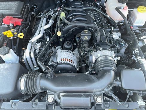 Certified 2023 Jeep Gladiator Rubicon w/ Cold Weather Group image 19