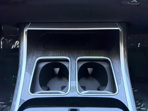 Used 2023 BMW 740i RWD image 18