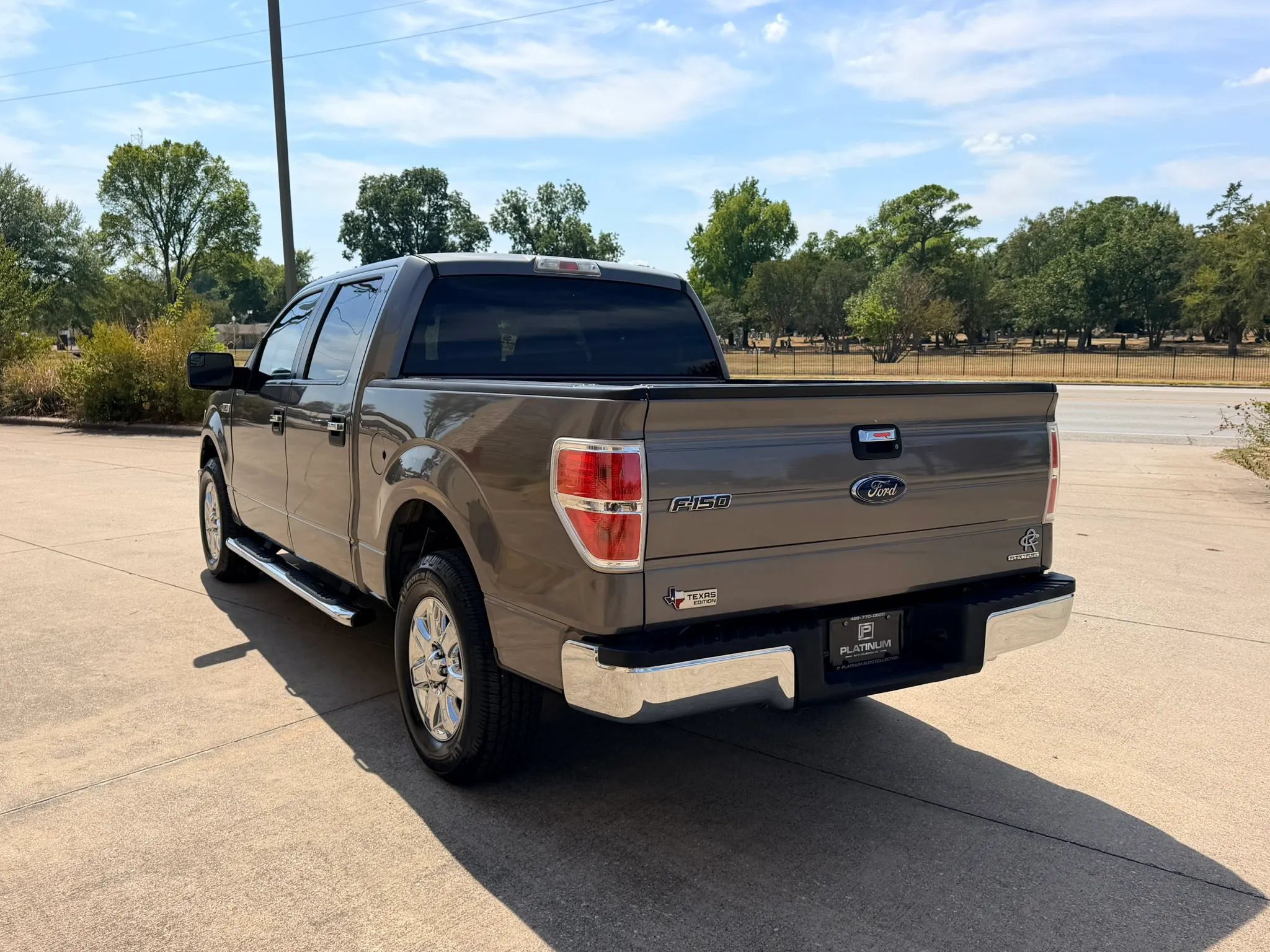 Used 2013 Ford F150 XLT w/ XLT Chrome Pkg RWD image 3