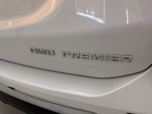 Used 2020 Chevrolet Equinox Premier image 11