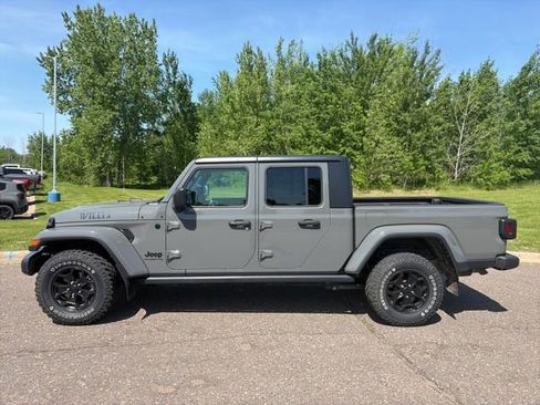 Used 2021 Jeep Gladiator Sport AWD/4WD image 2
