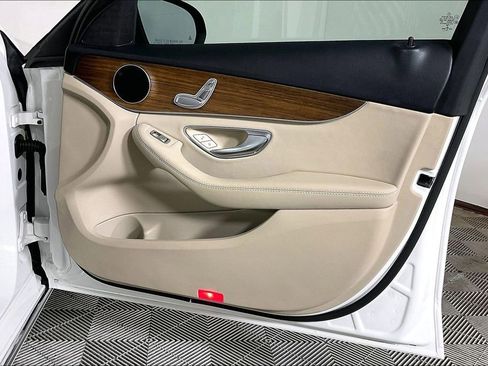 Used 2019 Mercedes-Benz C 300 Sedan image 23