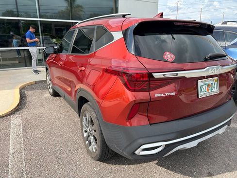 Used 2023 Kia Seltos S FWD image 4