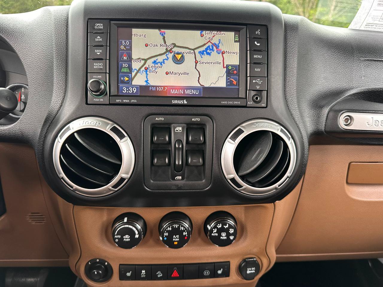 Used 2012 Jeep Wrangler Unlimited Rubicon w/ Connectivity Group AWD/4WD image 11