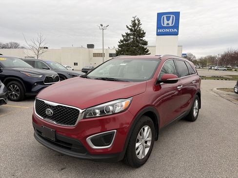 Used 2018 Kia Sorento FWD image 1