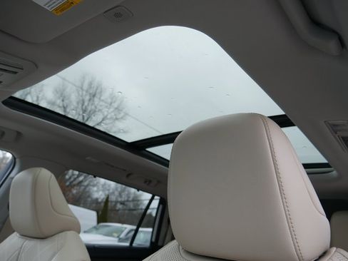 Used 2024 Toyota Highlander Platinum image 17