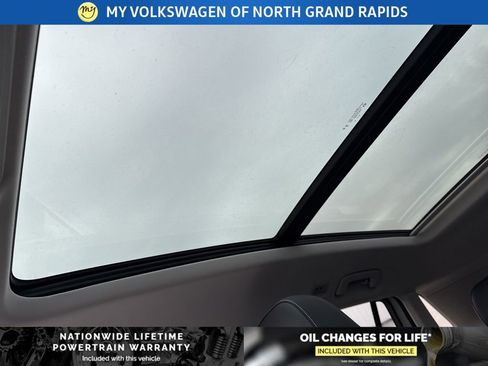 New 2025 Volkswagen Tiguan SE image 16