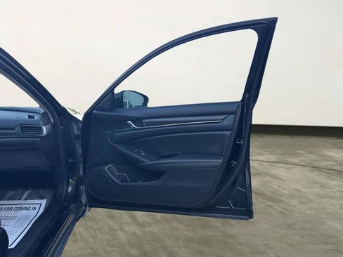 Used 2020 Honda Accord EX image 28