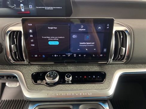 New 2025 Ford Expedition Tremor image 24