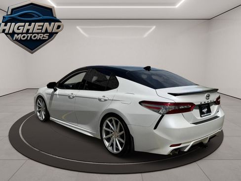 Used 2019 Toyota Camry XSE FWD image 4