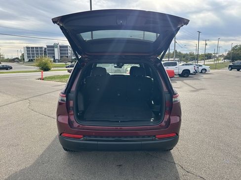 New 2025 Jeep Grand Cherokee Altitude image 6