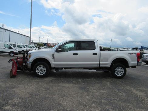 Used 2019 Ford F250 XLT w/ Snow Plow Prep Package AWD/4WD image 6