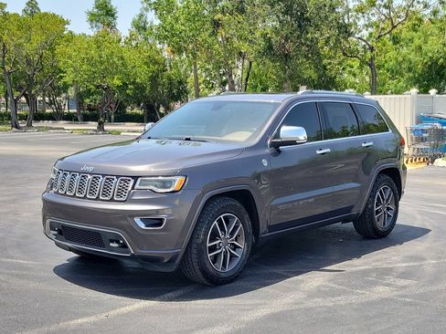 Used 2020 Jeep Grand Cherokee Overland AWD/4WD image 7