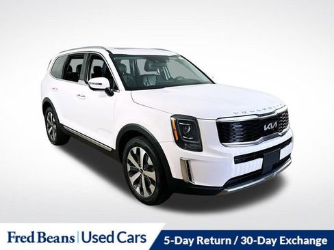 Used 2022 Kia Telluride S FWD image 1