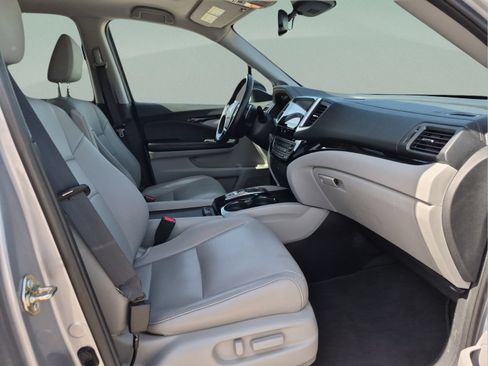 Used 2017 Honda Pilot Touring image 22