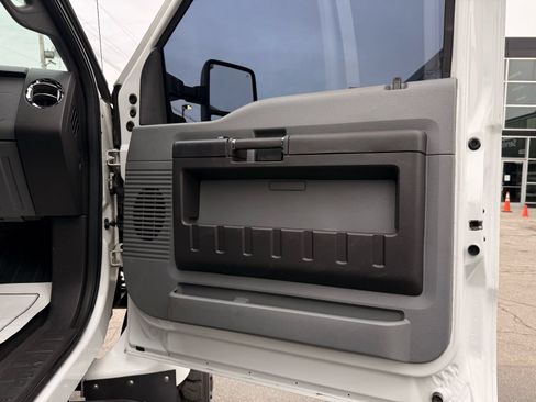 Used 2012 Ford F650 2WD Crew Cab Super Duty image 27