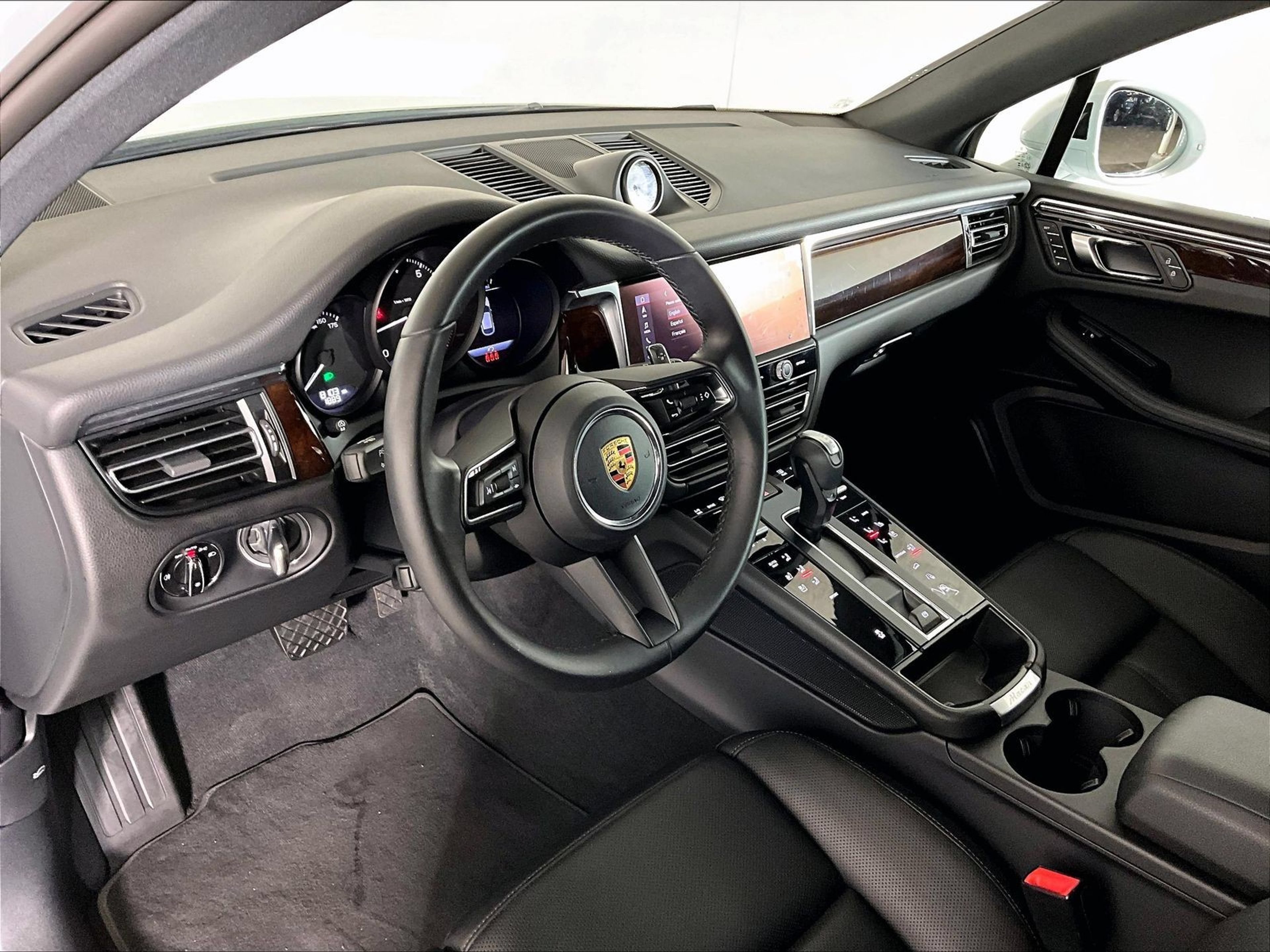 Used 2026 Porsche Macan AWD/4WD image 4