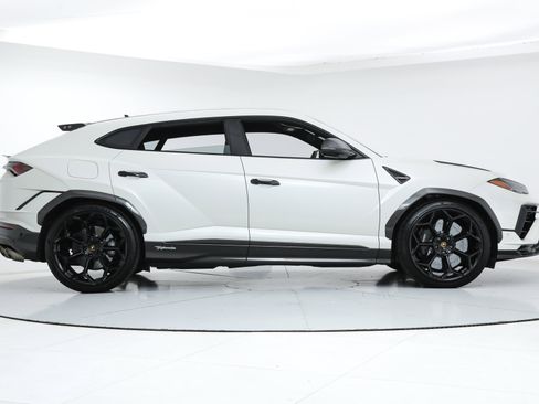 Used 2023 Lamborghini Urus Performante image 6